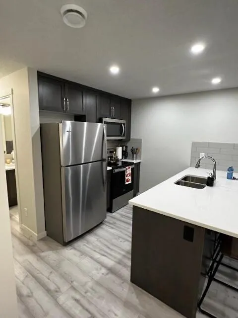 The Oasis-A New 1 Bed Suite In Livingston Calgary Close To The Airport